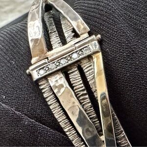 Elegant Silver Bracelet with Geometric Design